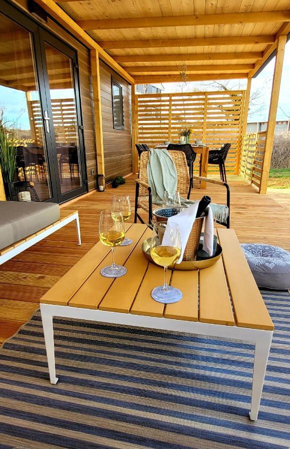 Mobilehome Elena Premium With Pool, Istria บานโจเล ภายนอก รูปภาพ
