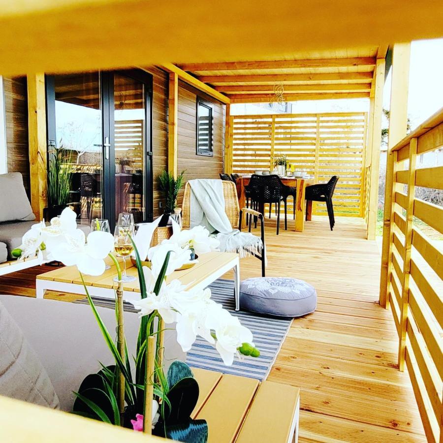 Mobilehome Elena Premium With Pool, Istria บานโจเล ภายนอก รูปภาพ