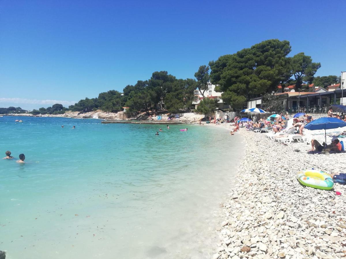 Mobilehome Elena Premium With Pool, Istria บานโจเล ภายนอก รูปภาพ