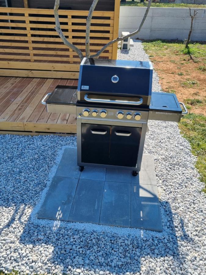 Mobilehome Elena Premium With Pool, Istria บานโจเล ภายนอก รูปภาพ