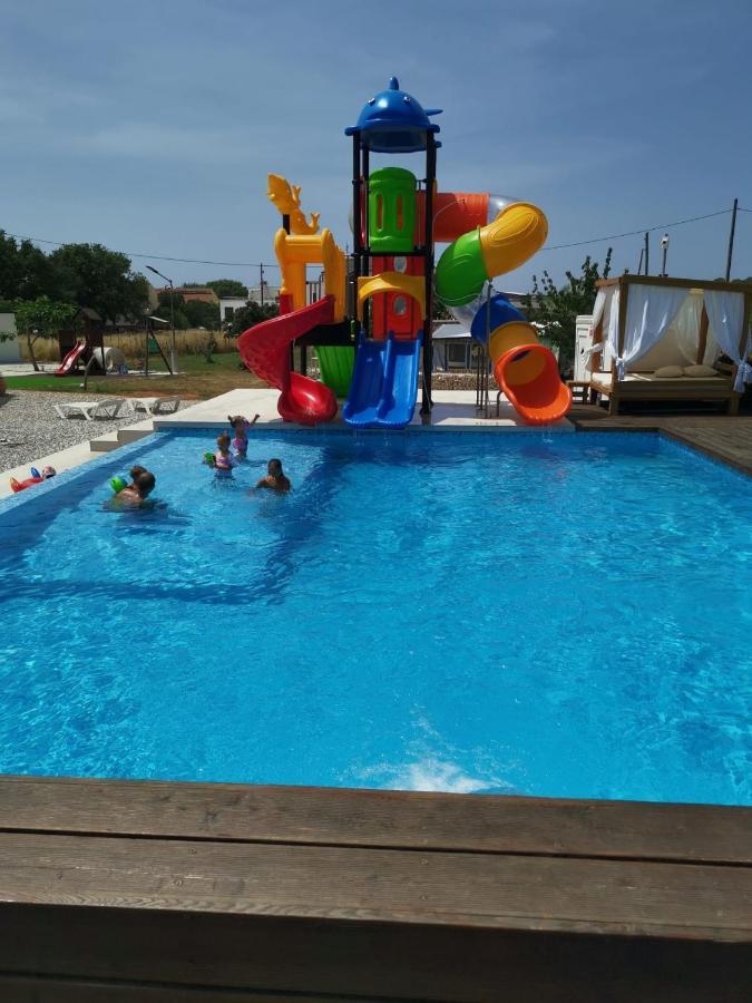 Mobilehome Elena Premium With Pool, Istria บานโจเล ภายนอก รูปภาพ