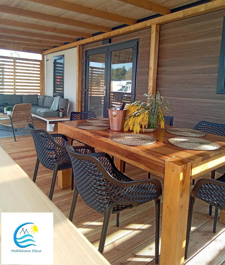 Mobilehome Elena Premium With Pool, Istria บานโจเล ภายนอก รูปภาพ