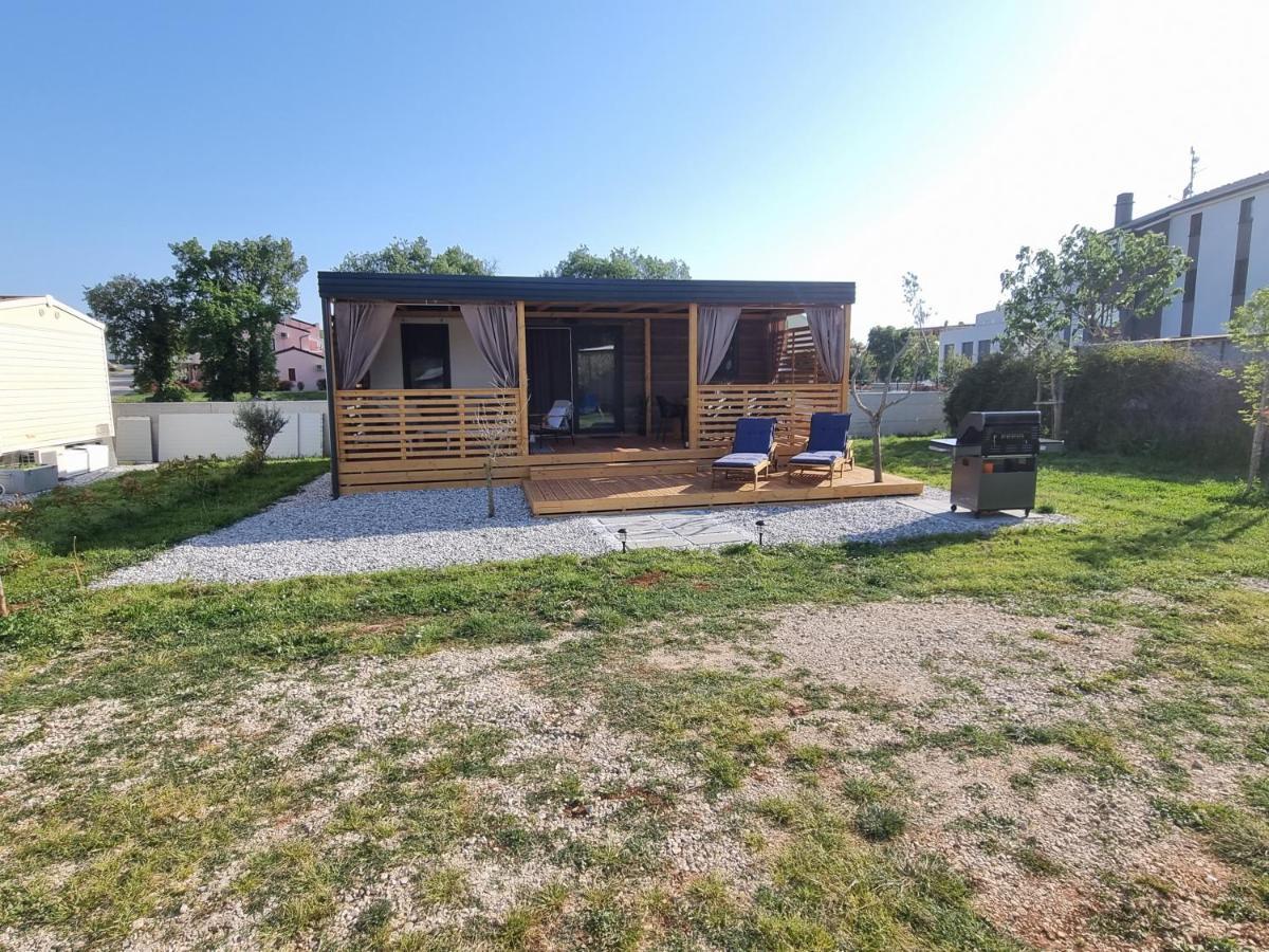 Mobilehome Elena Premium With Pool, Istria บานโจเล ภายนอก รูปภาพ